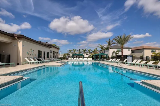 a view of a tennis court