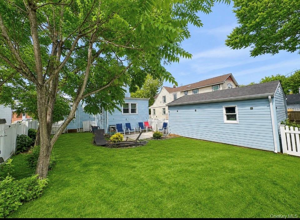 72 George Street Babylon, NY 11702 - Photo 11 of 14