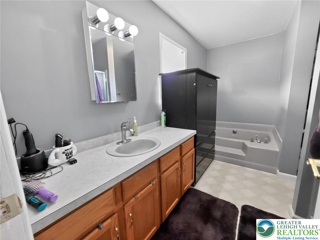 544 Bauer Road Bath, PA 18014 - Photo 17 of 47