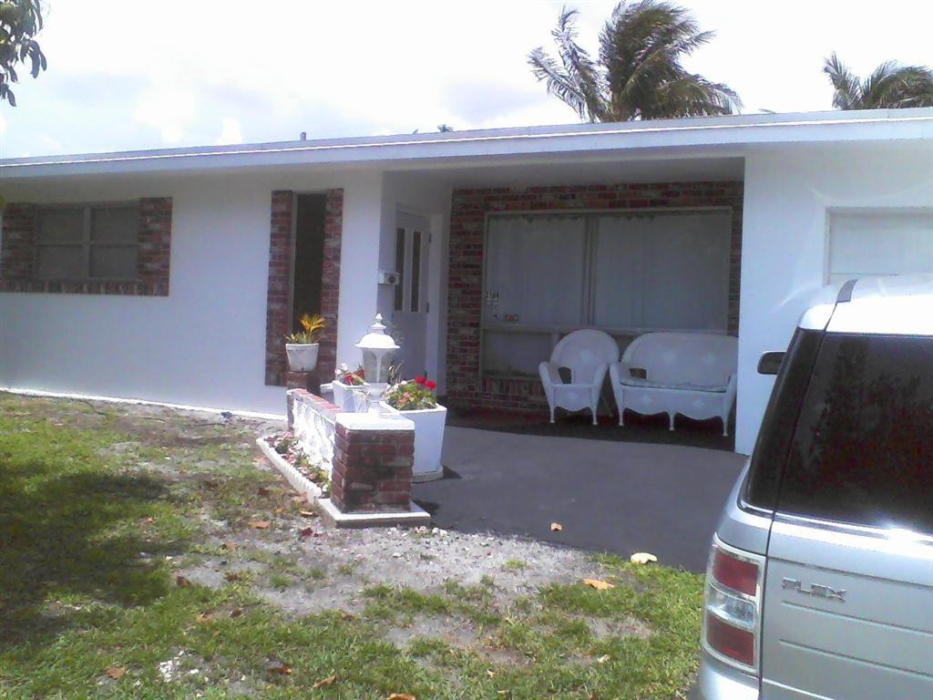 2104 North 31st Road Hollywood, FL 33021 - Photo 1 of 4 Photo 1