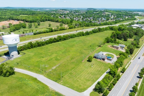 1224 Stop 30 Road Hendersonville, TN 37075 - Photo 8 of 11 a view of a garden with a lake view