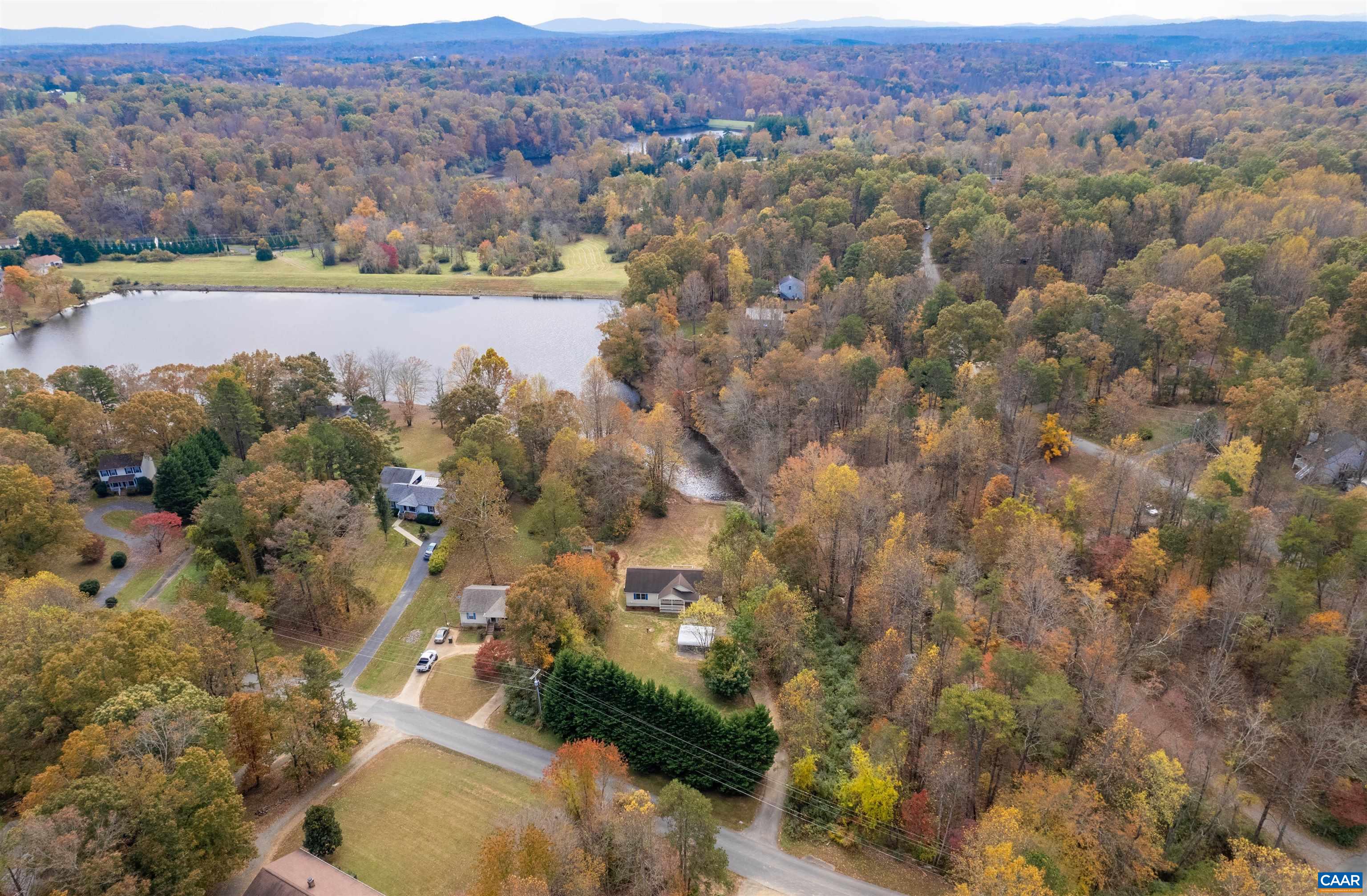 328 West Daffodil Road Ruckersville, VA 22968 - Photo 2 of 67