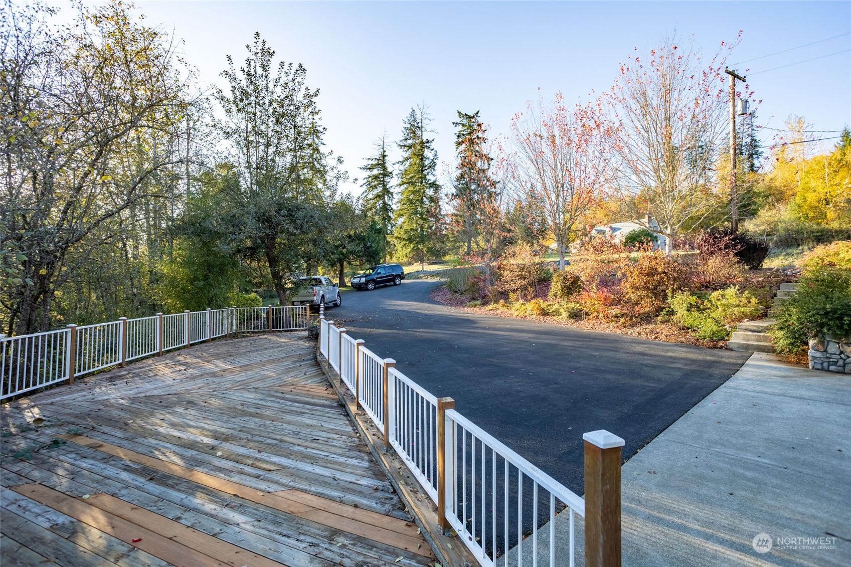 150 Logan Hill Road Chehalis, WA 98532 - Photo 33 of 40 a view of a balcony with wooden floor