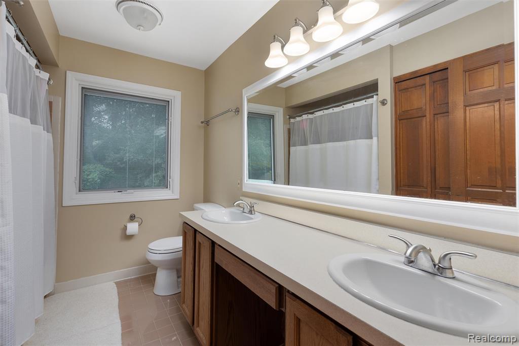 793 Box Canyon Court Rochester Hills, MI 48309 - Photo 28 of 48