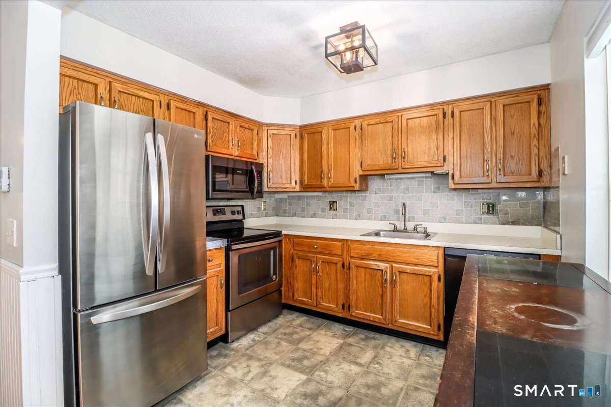 3 Glen Ridge Court, Unit 3 New Milford, CT 06776 - Photo 11 of 19