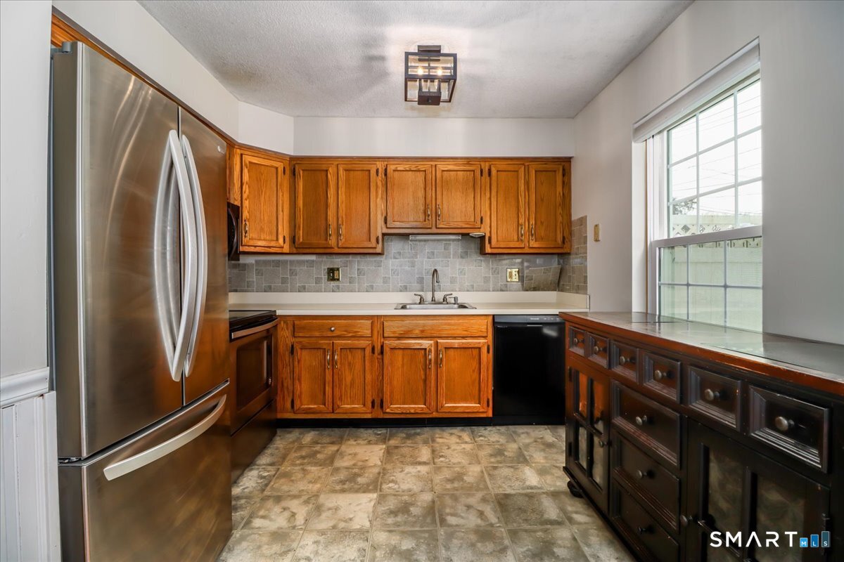 3 Glen Ridge Court, Unit 3 New Milford, CT 06776 - Photo 12 of 19