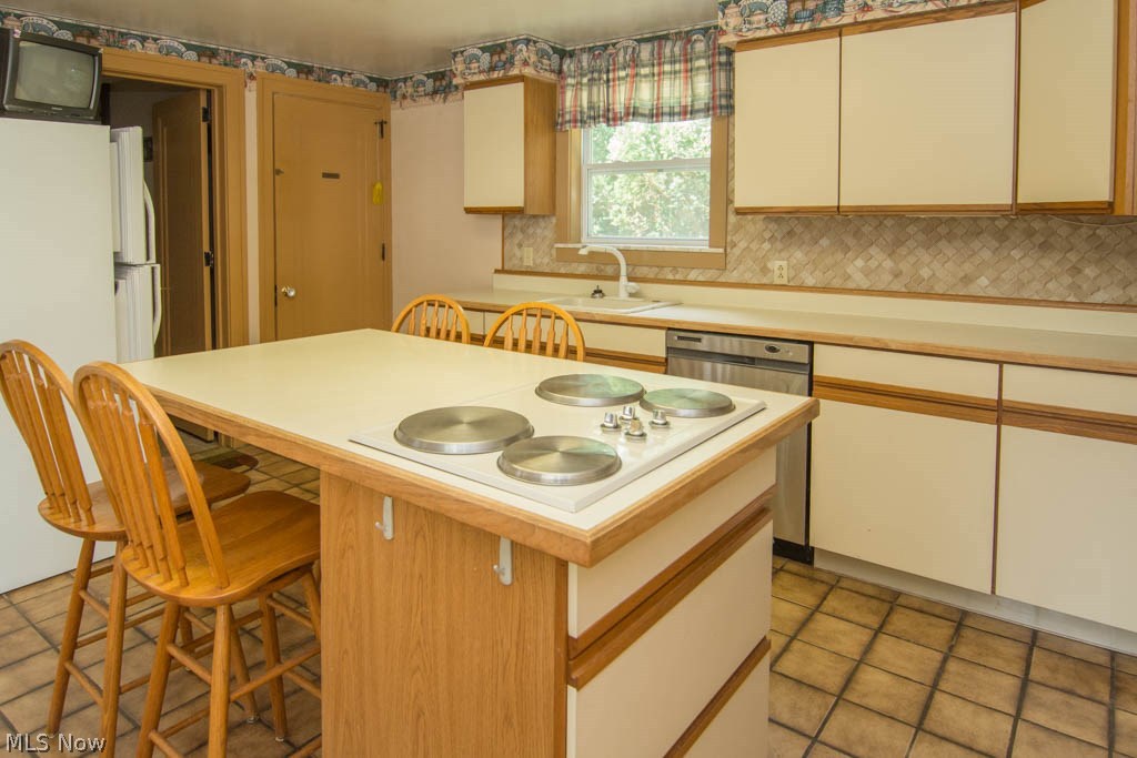 1634 Bellus Road Hinckley, OH 44233 - Photo 4 of 31 Gallery Image 4