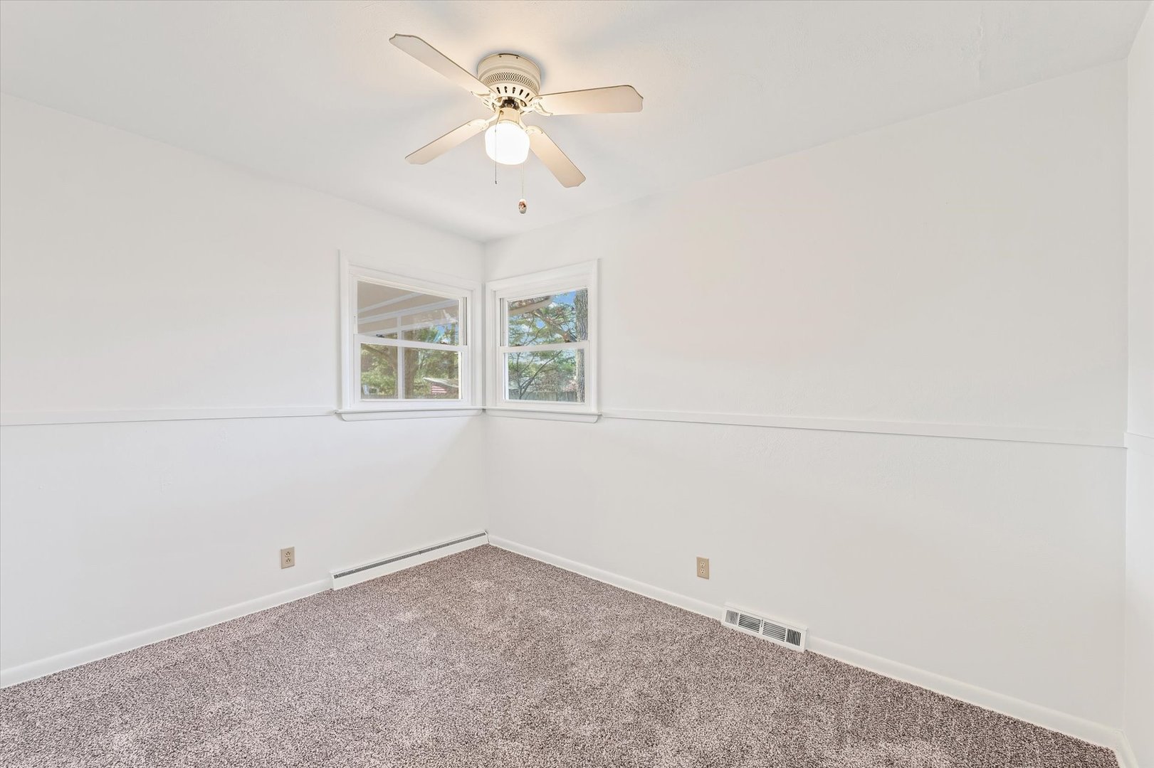 103 West Jefferson Street Philo, IL 61864 - Photo 25 of 36 an empty room with a window