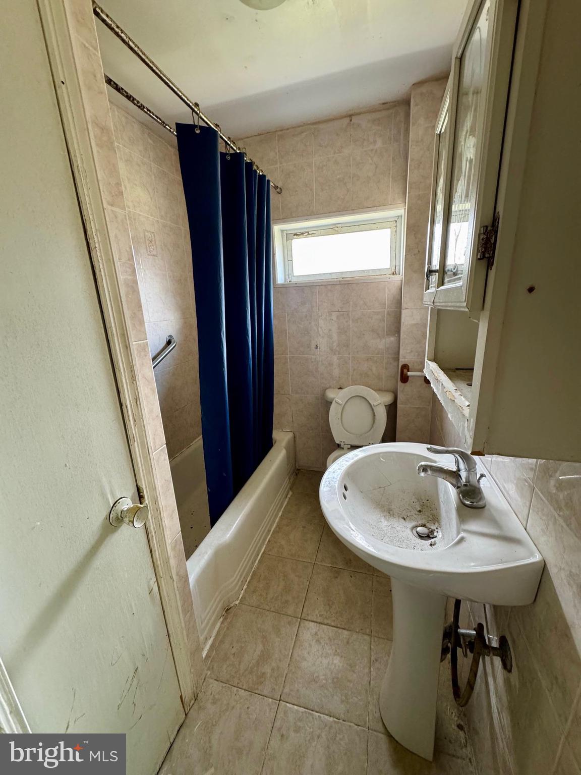 1120 Chester Street Reading, PA 19601 - Photo 4 of 15