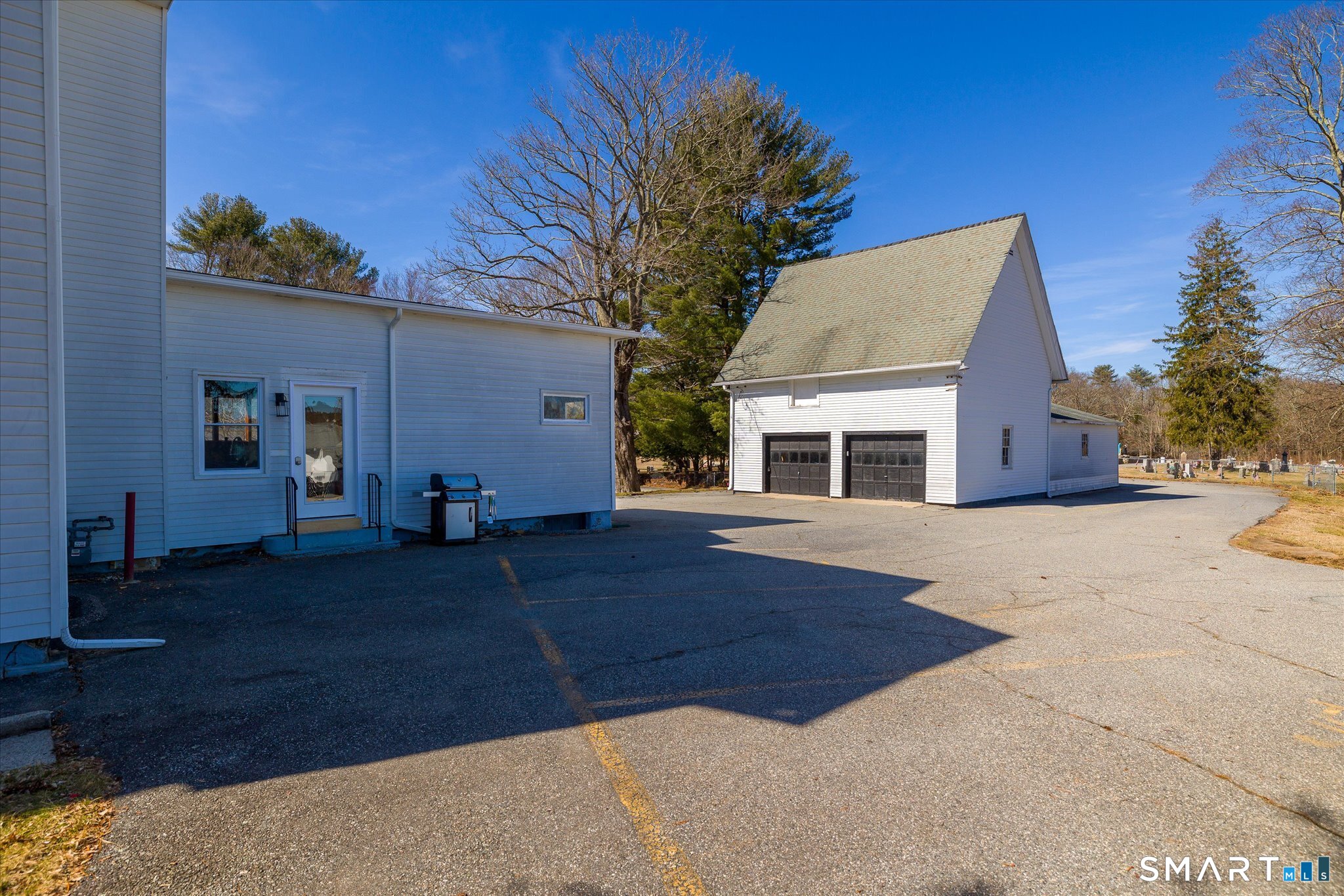 350 Hartford Pike Killingly, CT 06241 - Photo 4 of 28 a view of a house with a yard