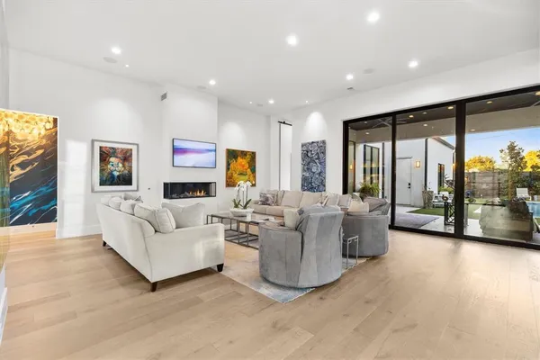 $20,000 | 3771 Almazan Drive, Dallas, TX 75220