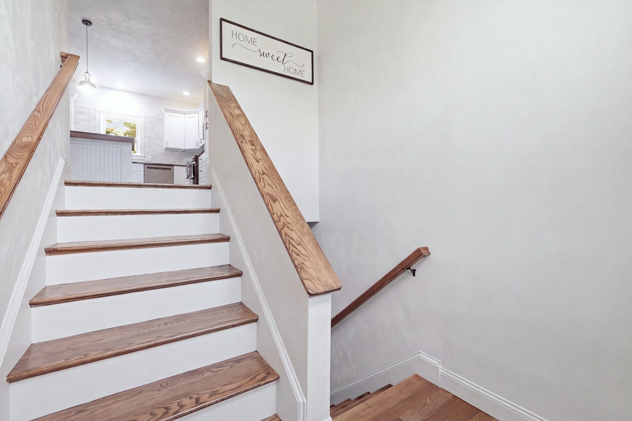 37 North Sullivan Road Charlton, MA 01507 - Photo 3 of 23 Gallery Image 3
