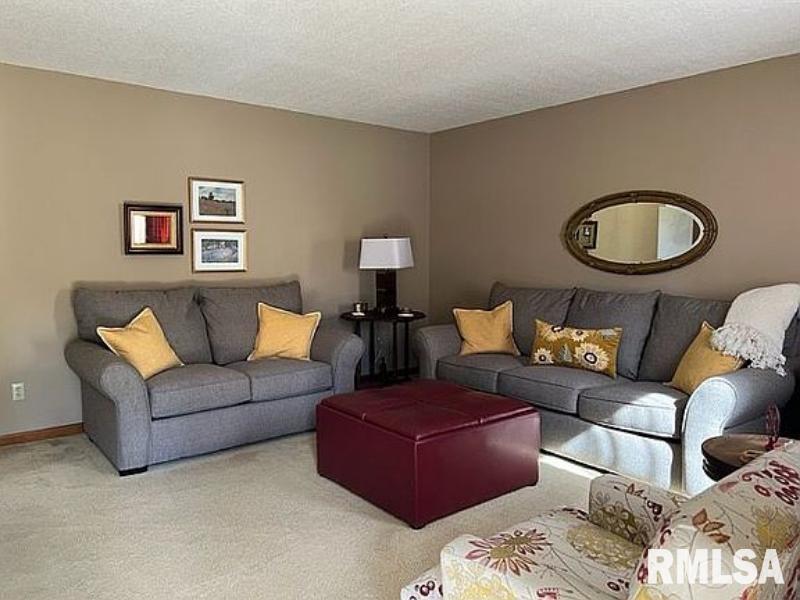 3625 Timothy Road Springfield, IL 62711 - Photo 3 of 20