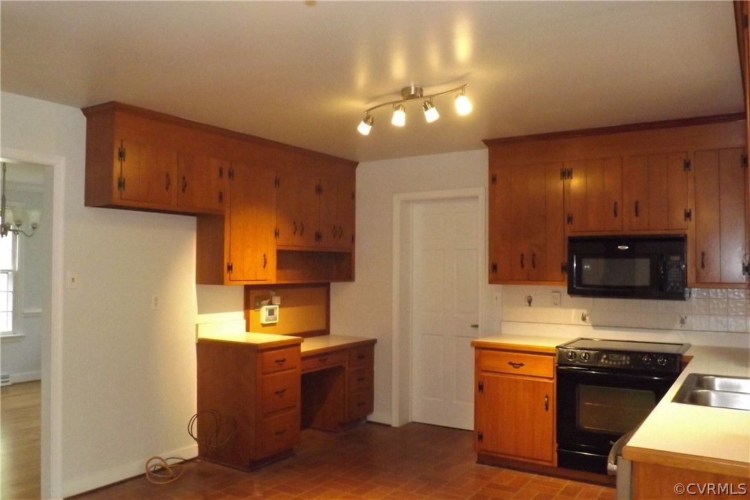 111 Midfield Road North Chesterfield, VA 23236 - Photo 6 of 21 Kitchen has a built in desk and an alarm system/pe
