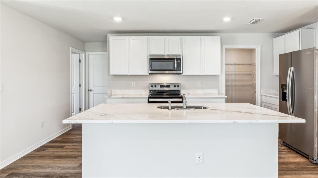 18153 Gander Terrace Lakewood Ranch, FL 34211 - Photo 8 of 50