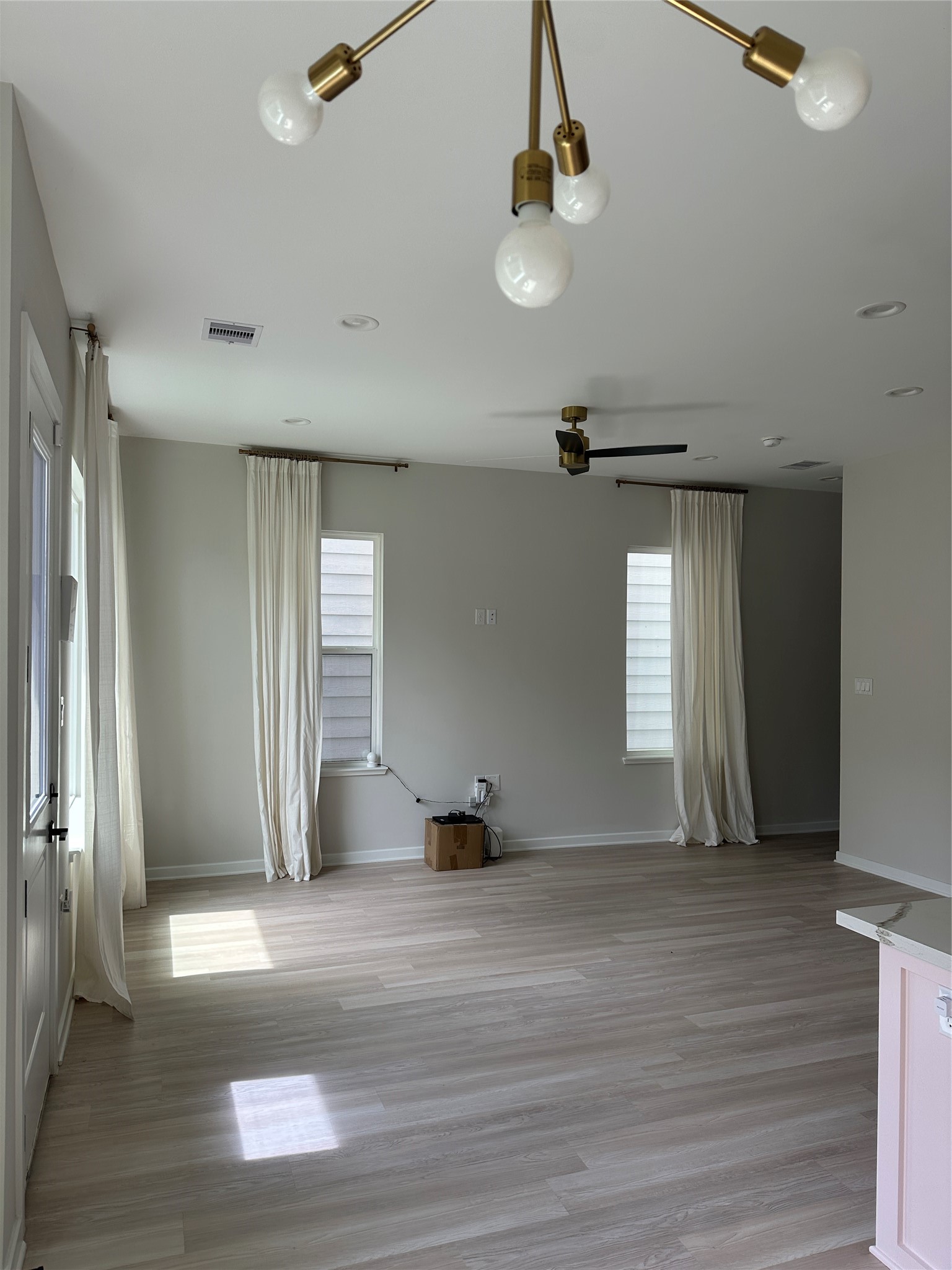 2032 West Tidwell Road Houston, TX 77091 - Photo 3 of 32