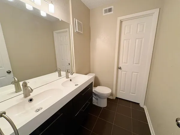 $149,900 | 919 South Weatherred Drive, Unit 135, Richardson, TX 75080