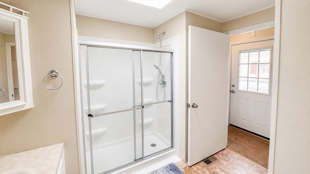 557 Southwest Cutoff, Unit 135 Worcester, MA 01607 - Photo 10 of 14