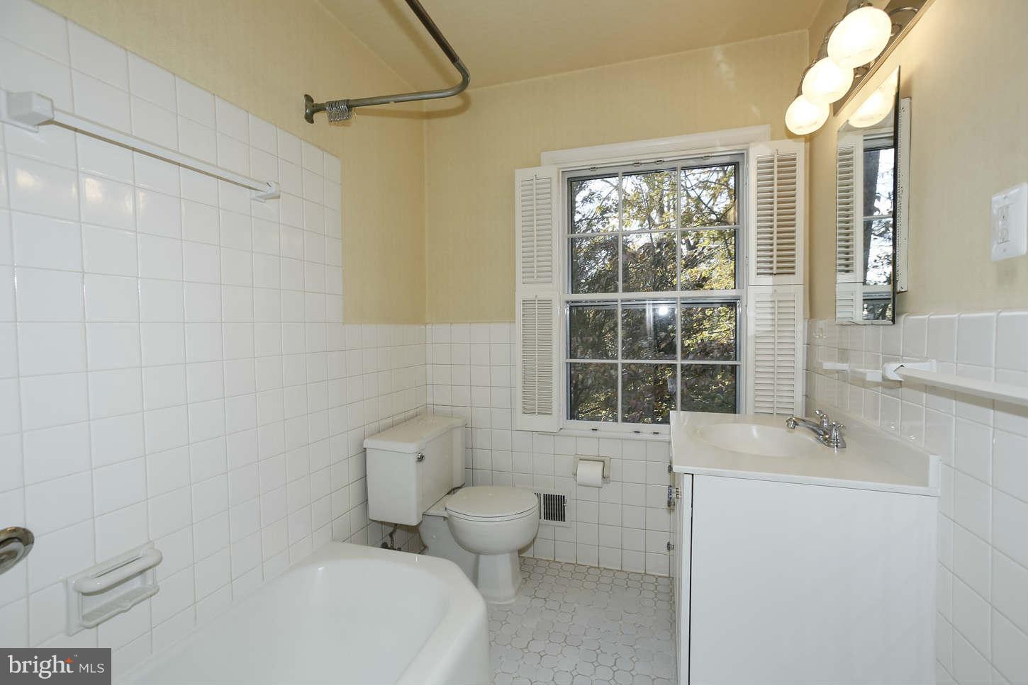 5322 Carvel Road Bethesda, MD 20816 - Photo 16 of 23 Bath