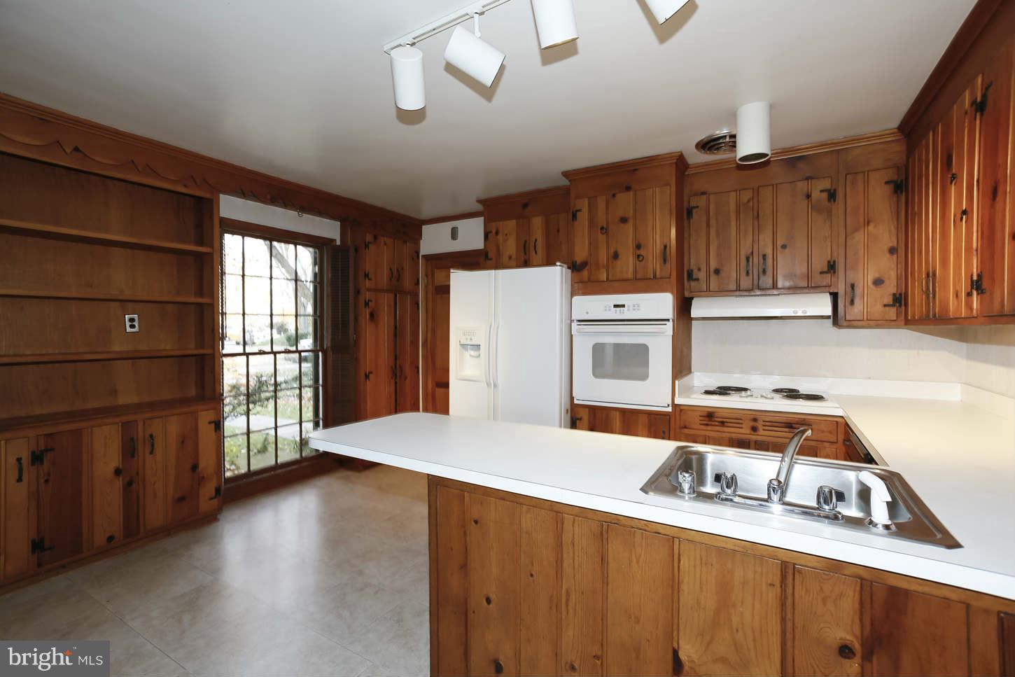 5322 Carvel Road Bethesda, MD 20816 - Photo 7 of 23 Kitchen