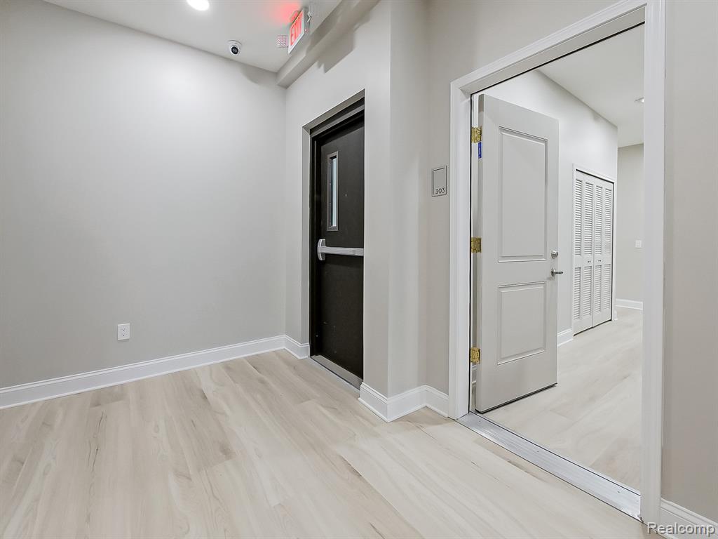 31480 Warren Road, Unit 303 Westland, MI 48185 - Photo 13 of 29