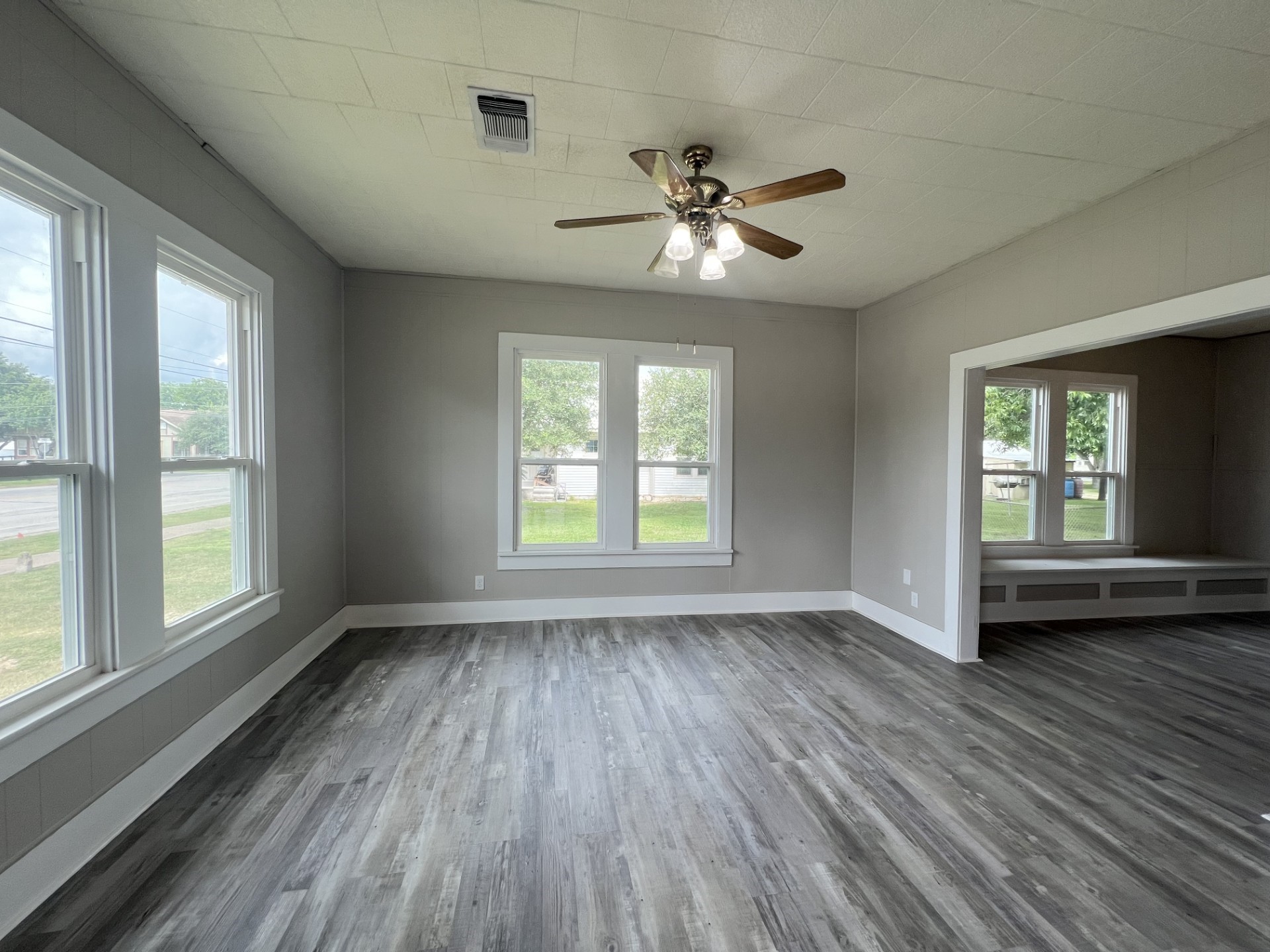 115 Summit Street Schulenburg, TX 78956 - Photo 8 of 31