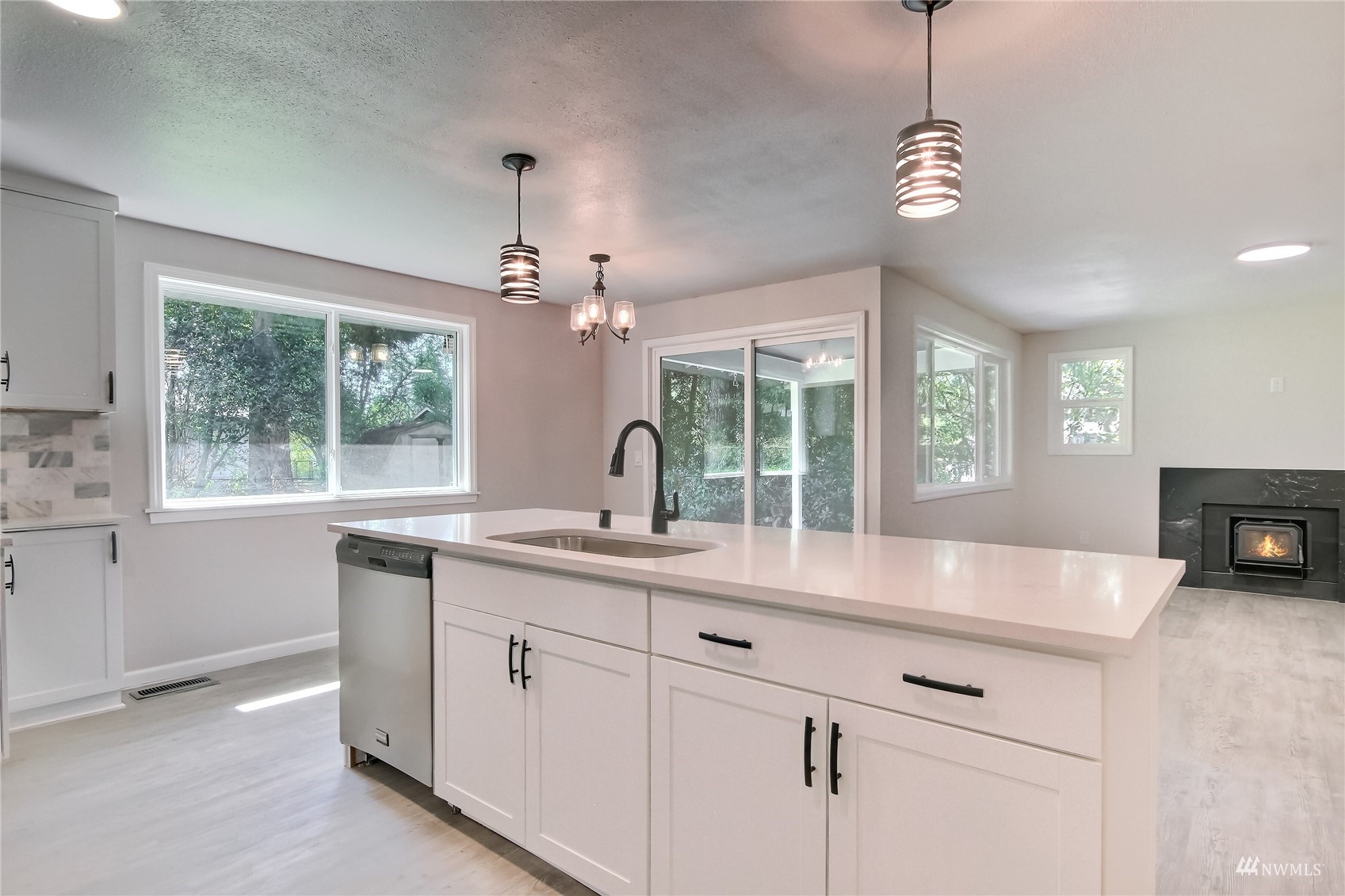 1830 Southeast Vale Road Port Orchard, WA 98366 - Photo 7 of 28 Gallery Image 7
