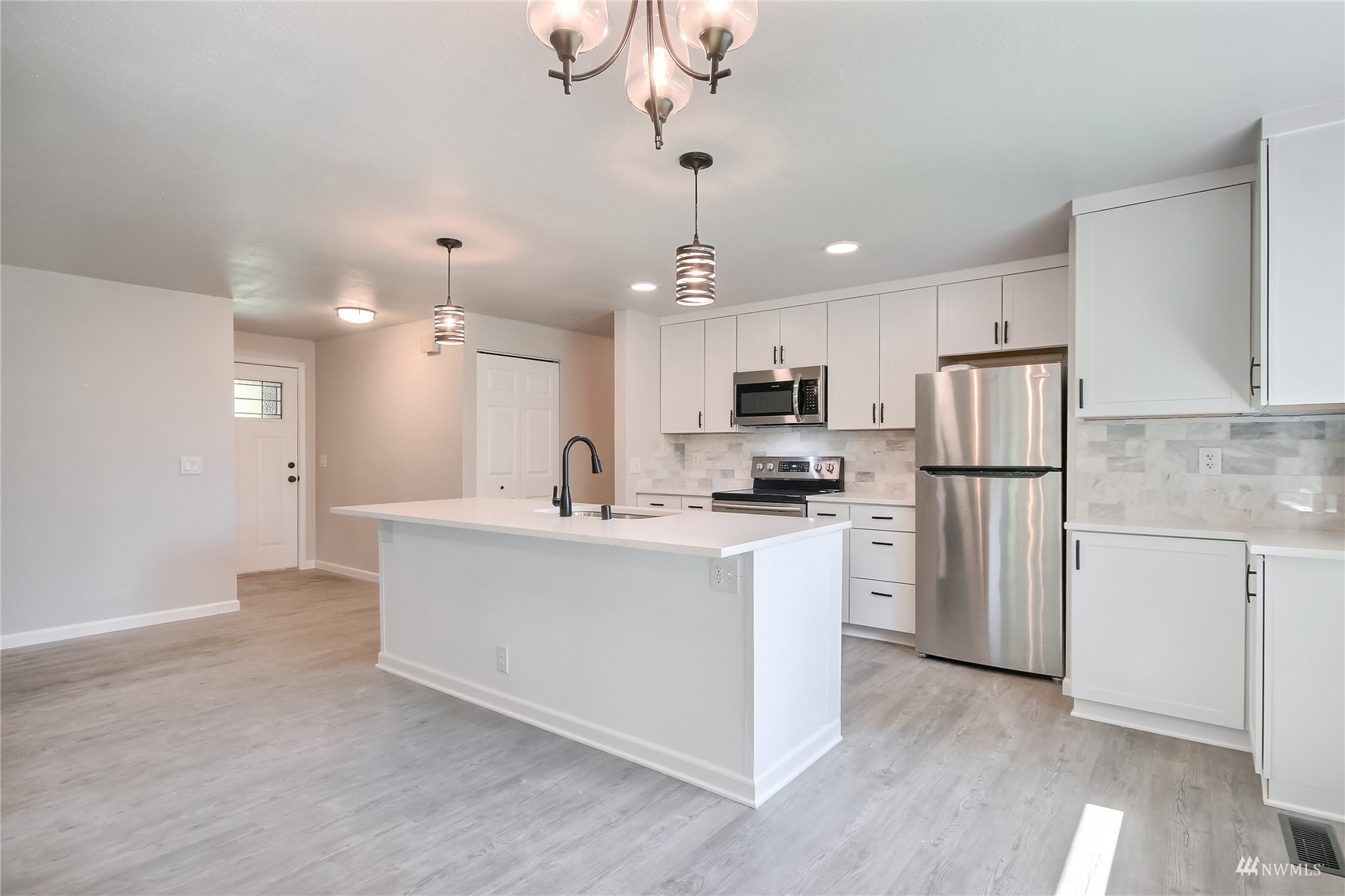 1830 Southeast Vale Road Port Orchard, WA 98366 - Photo 8 of 28 Gallery Image 8