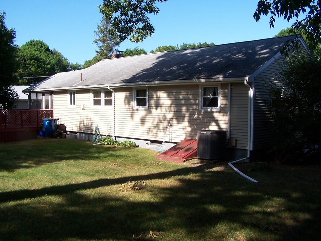 3 Smith Road Randolph, MA 02368 - Photo 4 of 24 Gallery Image 4