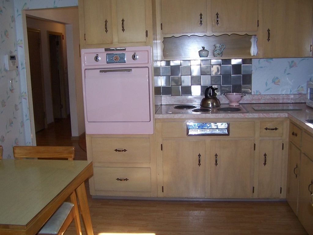 3 Smith Road Randolph, MA 02368 - Photo 8 of 24 Gallery Image 8
