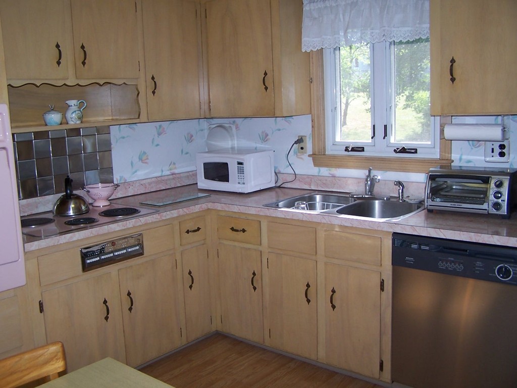 3 Smith Road Randolph, MA 02368 - Photo 10 of 24 Gallery Image 10