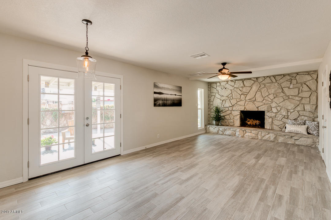 1429 South Roberts Road Tempe, AZ 85281 - Photo 8 of 32 09-Roberts