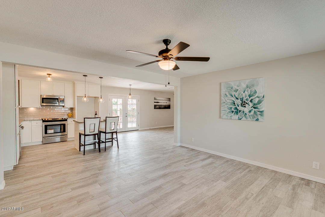 1429 South Roberts Road Tempe, AZ 85281 - Photo 9 of 32 10-Roberts