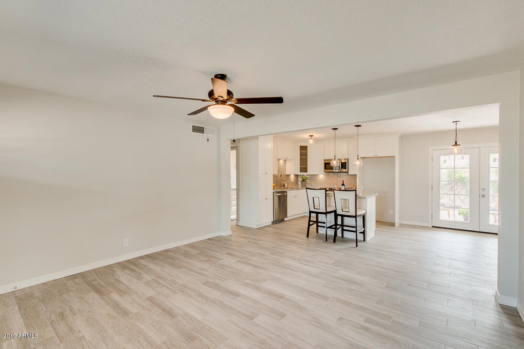 1429 South Roberts Road Tempe, AZ 85281 - Photo 10 of 32 11-Roberts
