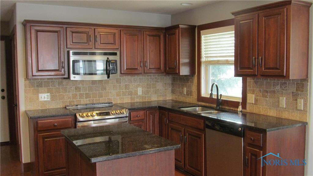 7031 Saddleback Road Maumee, OH 43537 - Photo 8 of 25 Gallery Image 8