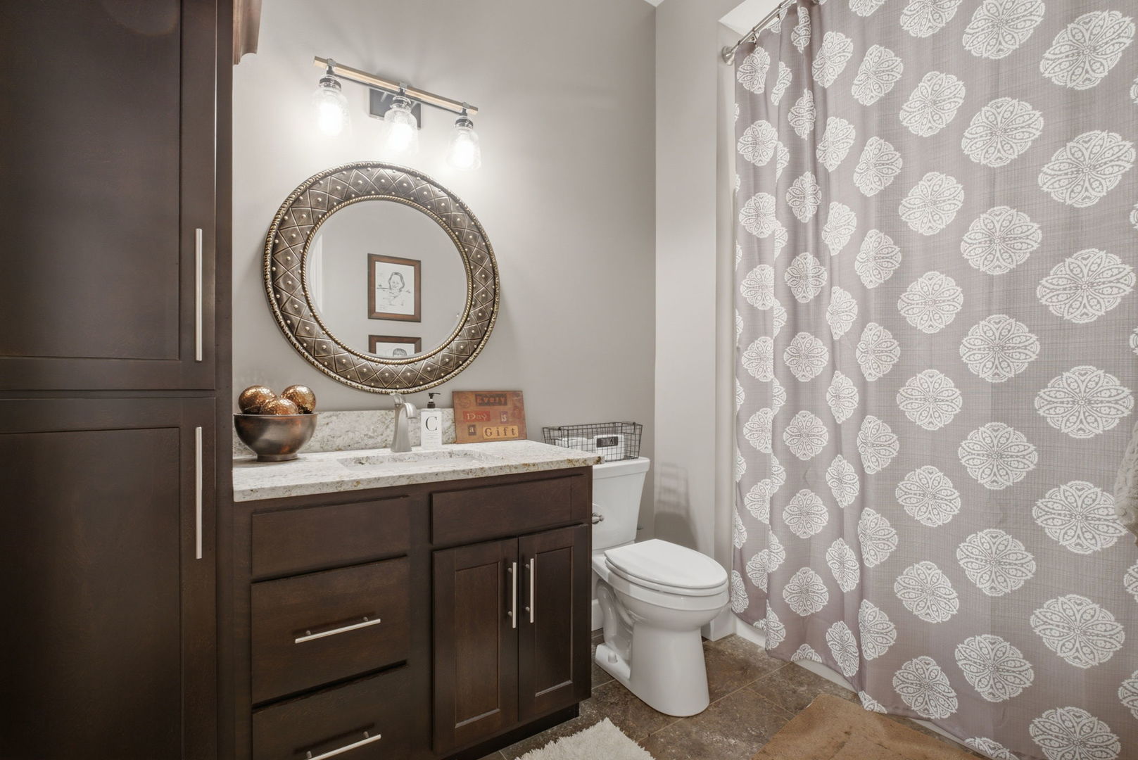 6215 Utica Ridge Road, Unit 104 Davenport, IA 52807 - Photo 8 of 34