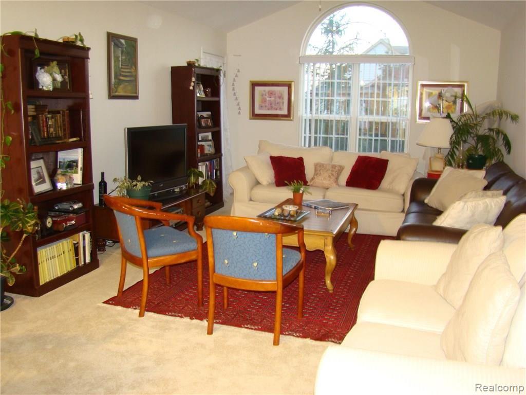 3374 Tremonte Circle Rochester, MI 48306 - Photo 5 of 17 image.JPG