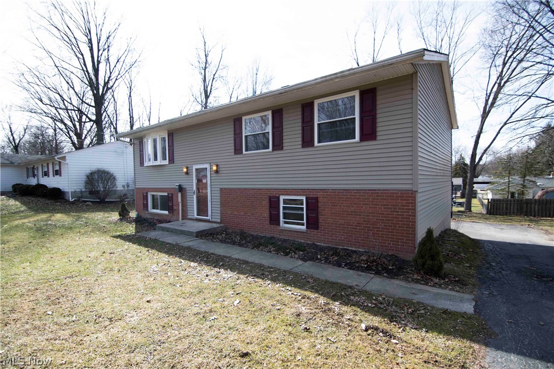 4274 Maplepark Road Stow, OH 44224 - Photo 2 of 25