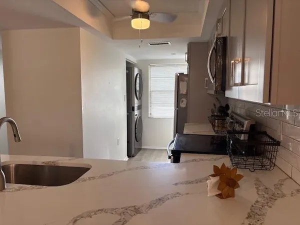 $1,900 | 9860 62nd Avenue North, Unit 1048, St. Petersburg, FL 33708