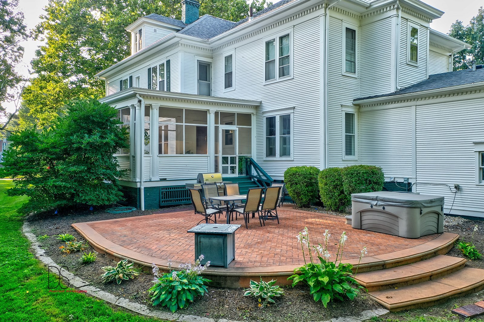 1325 South Main Street Princeton, IL 61356 - Photo 18 of 29 a front view of a house with garden and patio