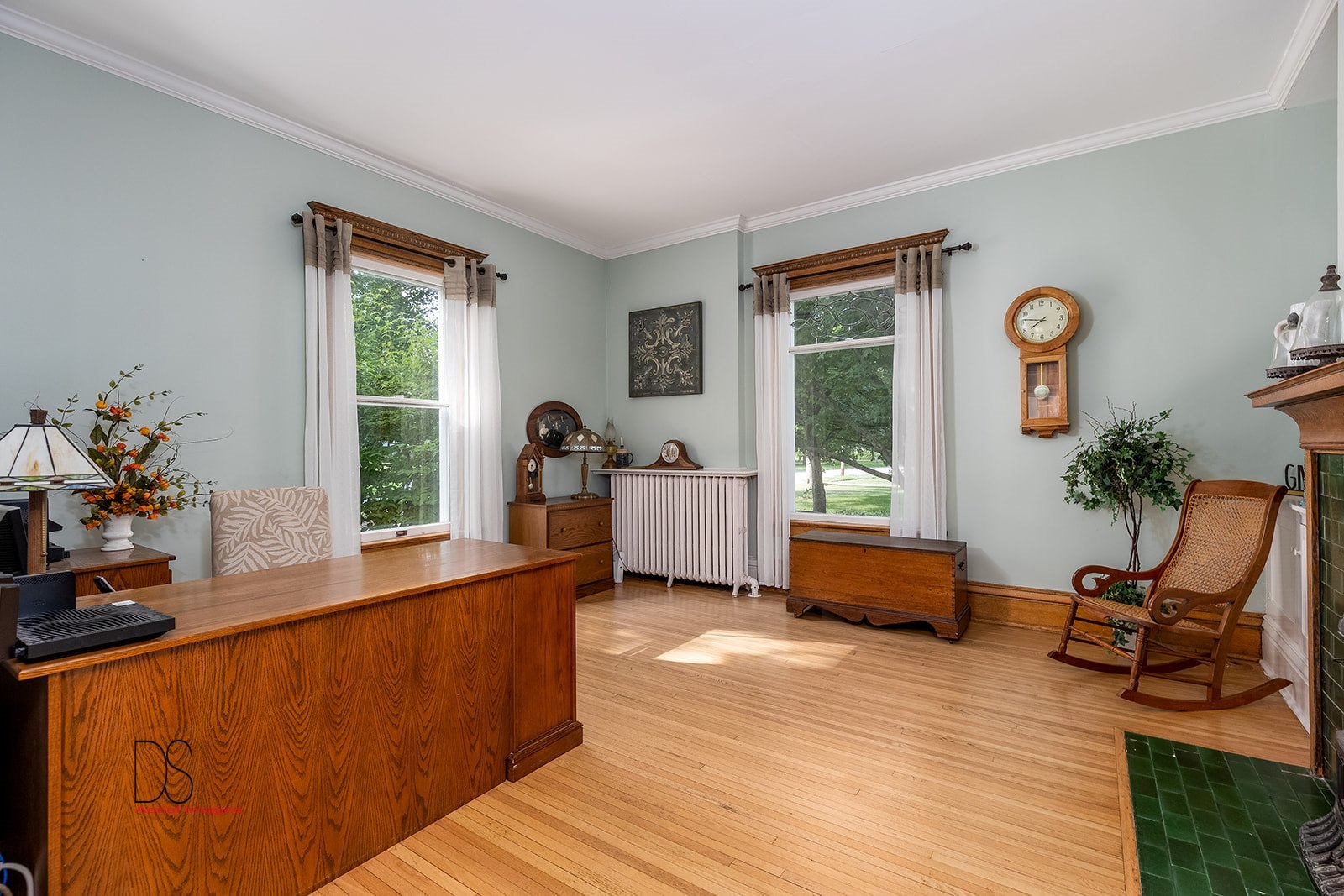 1325 South Main Street Princeton, IL 61356 - Photo 9 of 29 a living room with furniture and a large window