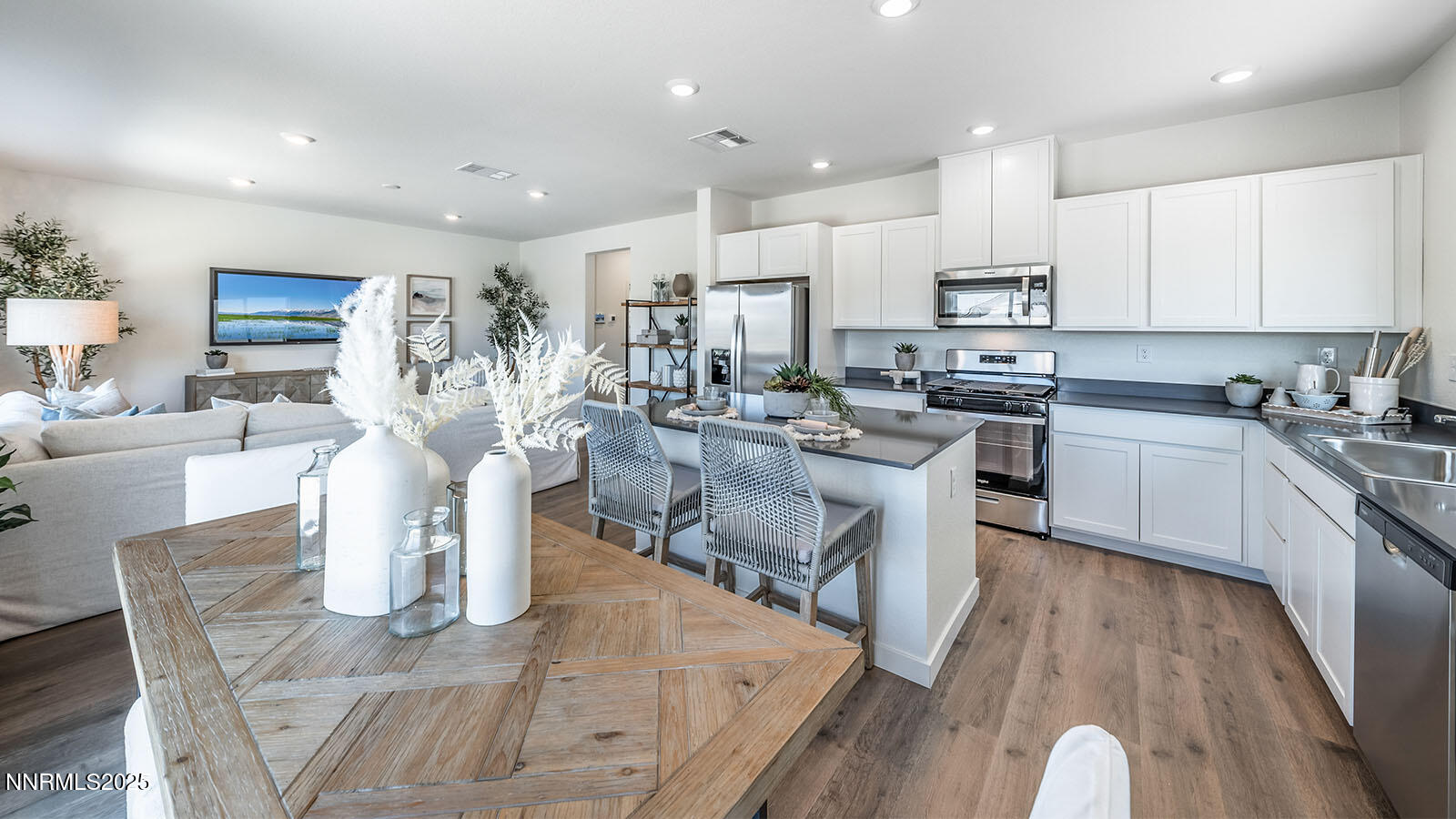 7771 Lone Prairie Road, Unit LOT #176 Reno, NV 89506 - Photo 8 of 19 Dining
