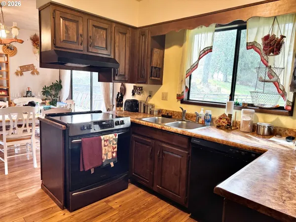 $568,000 | 75455 Meserve Road, Rainier, OR 97048