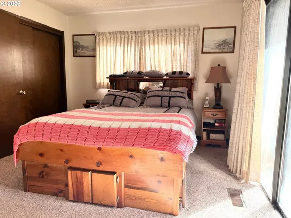 $568,000 | 75455 Meserve Road, Rainier, OR 97048