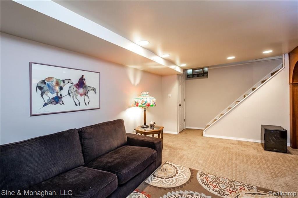 1242 Hampton Road Grosse Pointe Woods, MI 48236 - Photo 37 of 50