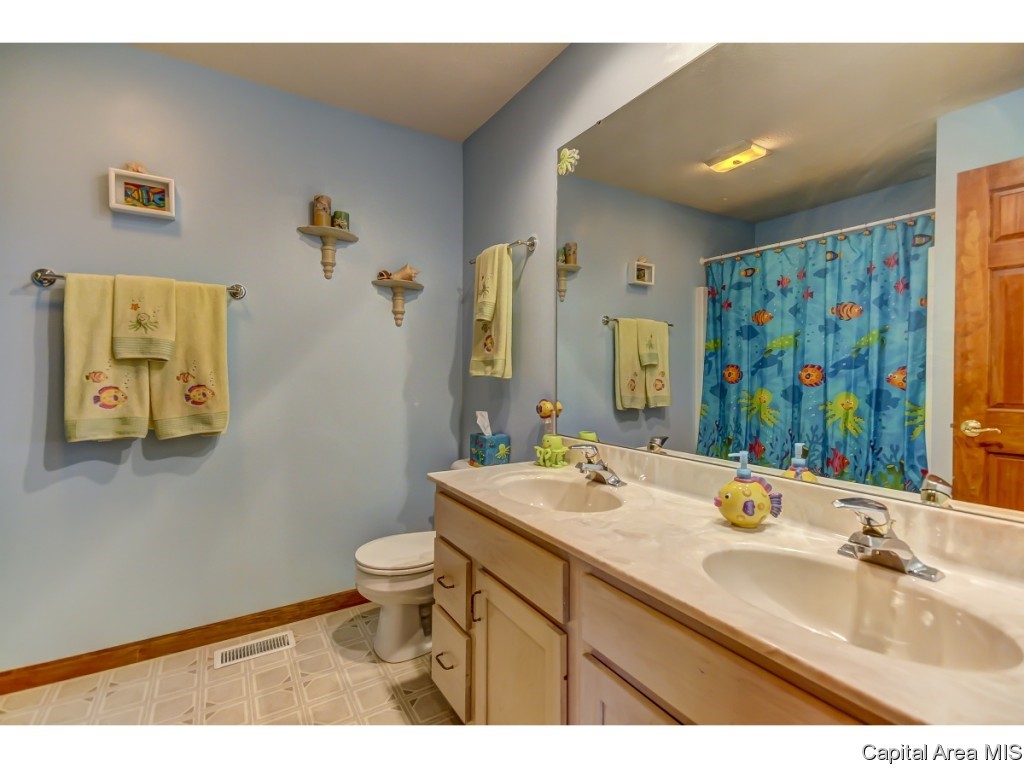 3109 Red Oak Lane Springfield, IL 62712 - Photo 17 of 32