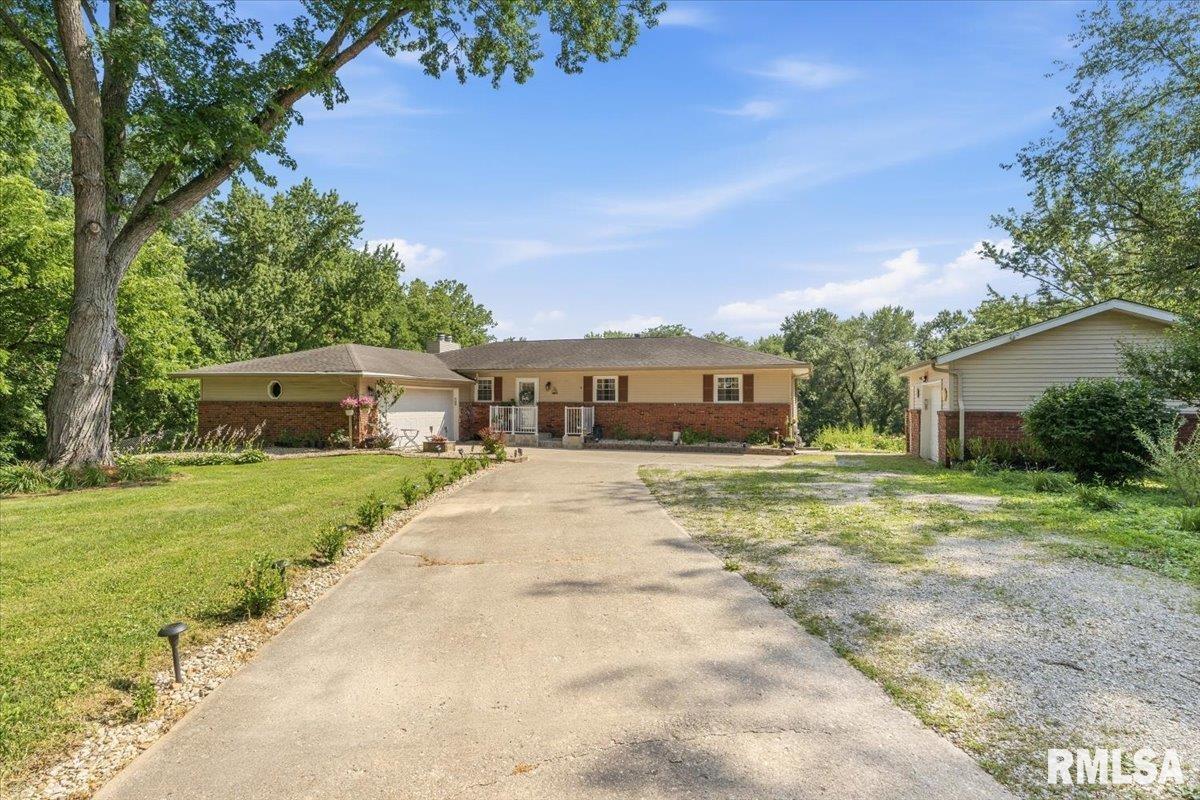 5260 River View Road Riverton, IL 62561 - Photo 2 of 34