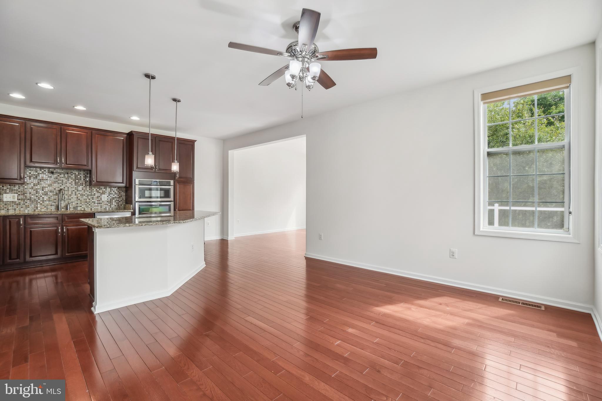 43261 Mitcham Square Ashburn, VA 20148 - Photo 12 of 29