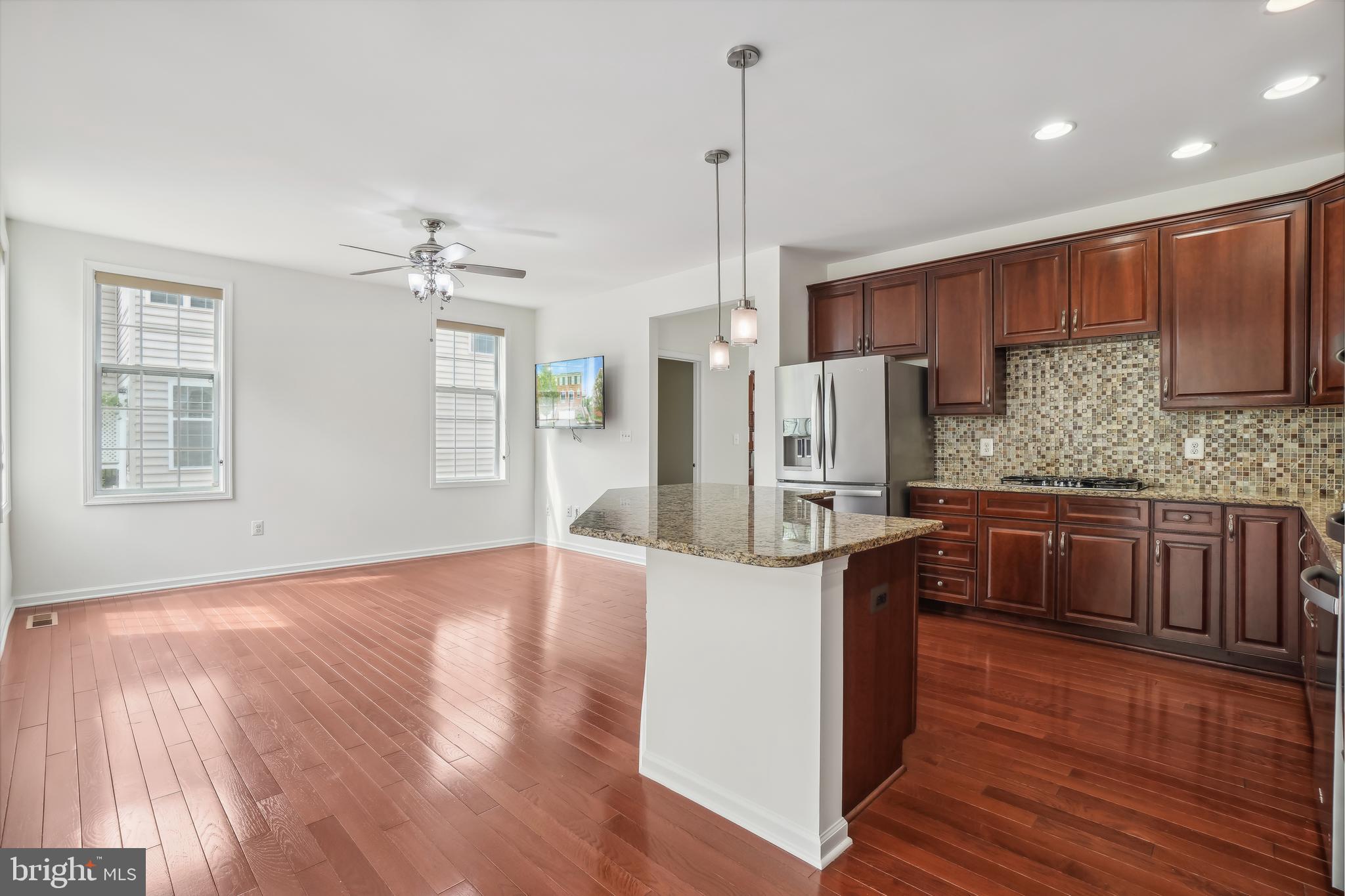 43261 Mitcham Square Ashburn, VA 20148 - Photo 14 of 29