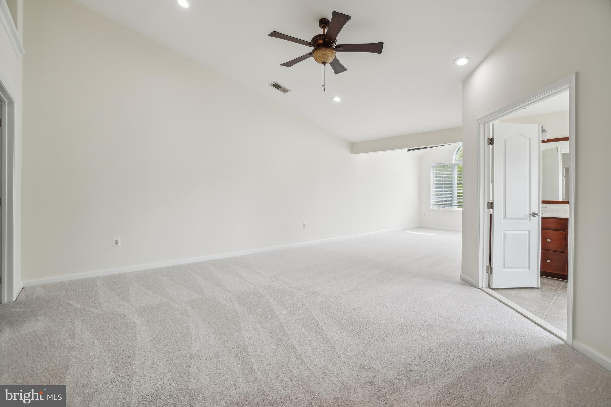 43261 Mitcham Square Ashburn, VA 20148 - Photo 16 of 29